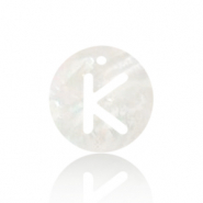 Muschel Anhänger Süßwasserperlmutt Buchstaben K White (Naturliche Farbe Muschel)