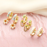 Schmucksets So individualisieren Sie mit Blüten verzierte Brass TQ Metall Creolen