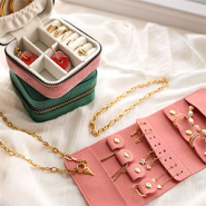 Schmucksets Stilvoll: Schmuckreiseetui & Schmucksuitcase für die Reise 