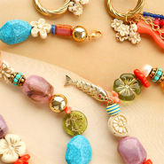 Schmucksets Wunderschöne Acrylperlen mit goldfarbenen Akzenten 