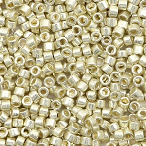 Miyuki Perlen delica's 11/0 Duracoat galvanized silver