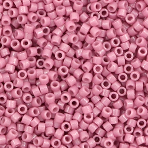 Miyuki Perlen delica's 11/0 Duracoat opaque dyed hydrangea purple DB-2137