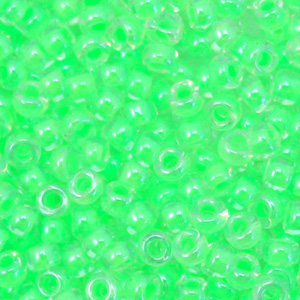 Miyuki Rocailles 8/0 Luminous green 8-1120