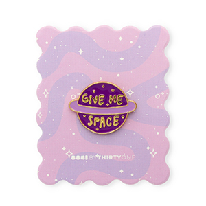 BY31&reg; Anstecker "Give me space" auf Zierkarte Multicolour purple-yellow-gold