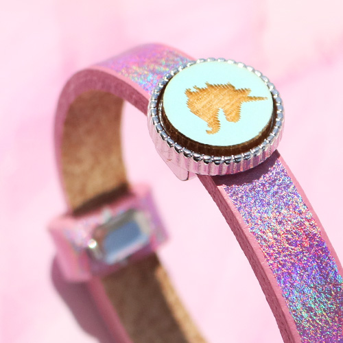 Kinder Inspiration mit Holographic Cuoio Armband und Einhorn Details!