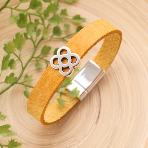 Machen Sie ausgefallene Armb&auml;nder mit unserer neuen Kollektion flach DQ Leder!