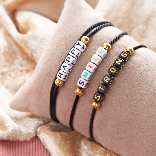 Beginnen Sie mit unseren neuen Buchstaben Acryl Buchstaben Perlen und Keramik Perlen: