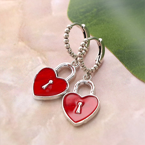 Entwerfen Sie wundersch&ouml;ne Ketten und Ohrringe mit den neuen Messing Resin-Anh&auml;ngern!  