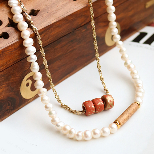 Trendschmuck mit goldgesprenkelten griechischen Keramikperlen in Designerqualit&auml;t entwerfen