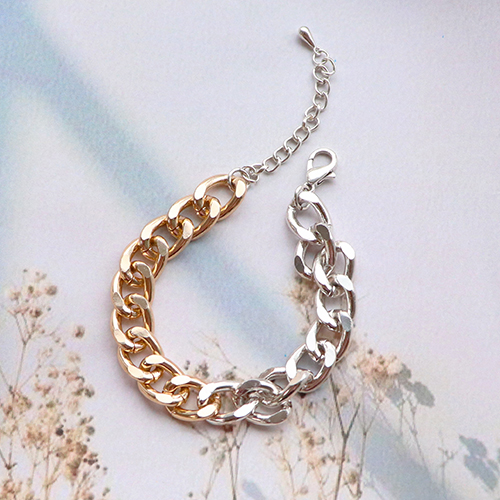 Entwerfen Sie Ihre eigene Schmuckkollektion mit diesem Zubeh&ouml;r aus Metall in Designerqualit&auml;t