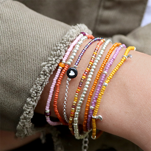 Jetzt kreativ werden mit den farbenfrohen Rocailles-Perlen von Miyuki