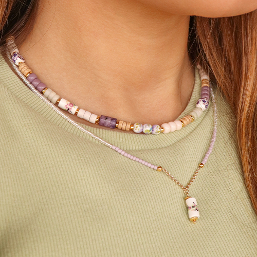 Schicke Ohrringe und Halsketten entwerfen