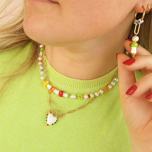 Ideen, um handbemalte Glasperlen als Blickfang in Schmuck zu integrieren