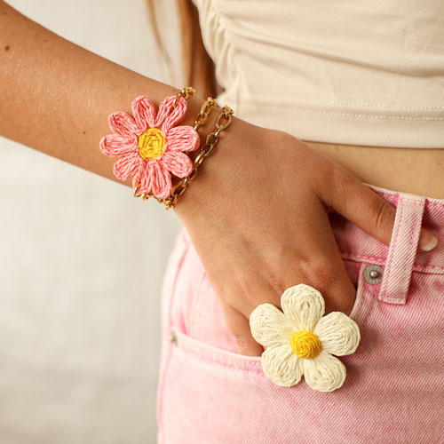 Halsketten, Ohrringe und Ringe mit Bast-Anh&auml;ngern und Zubeh&ouml;r entwerfen