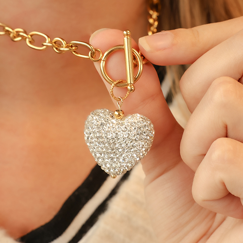 Einzigartige Schmuckdesigns mit glitzernden Bohemian-Perlen und Anh&auml;nger