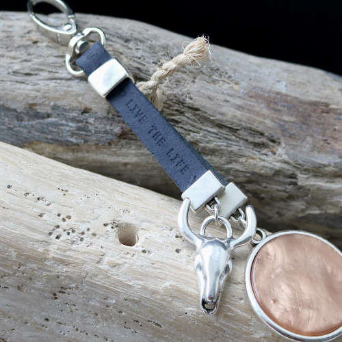 Absolut sch&ouml;n sind diese Schl&uuml;sselanh&auml;nger! Sie machen sie im Handumdrehen mit diesen neuen Metall Schl&uuml;sselanh&auml;ngern und Zubeh&ouml;r.