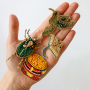 Boho-inspirierte Accessoires mit handwerklichen Details setzen Akzente