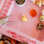 Acrylperlen, die Armb&auml;nder zum Blickfang machen 