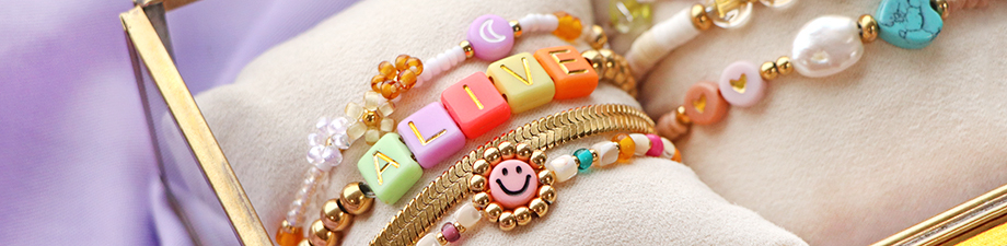 Buchstaben Perlen aus Acryl