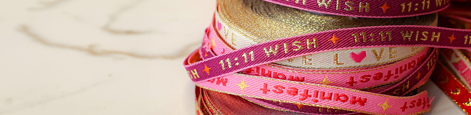 Schmuckband mit Text