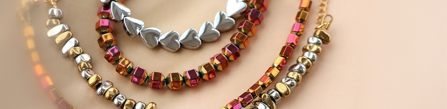 Neue Serie H&auml;matit-Perlen mit geheimnisvollem Schimmer