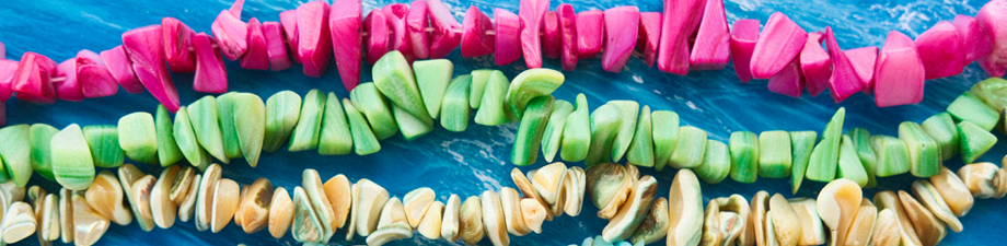 Natürliche Perlmuttperlen und elastisches Schmuckband Natürliche Perlmuttperlen und elastisches Schmuckband
