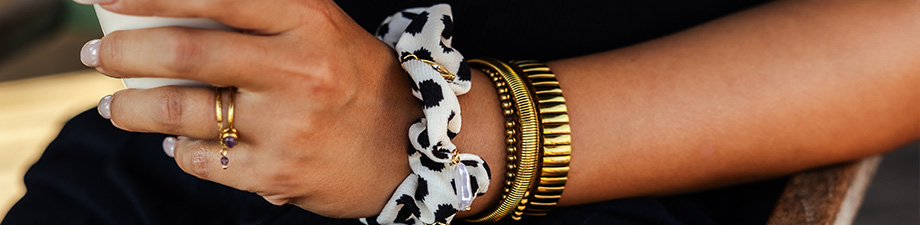 Neue Scrunchies mit Metallösen für Anhängerchen Neue Scrunchies mit Metallösen für Anhängerchen